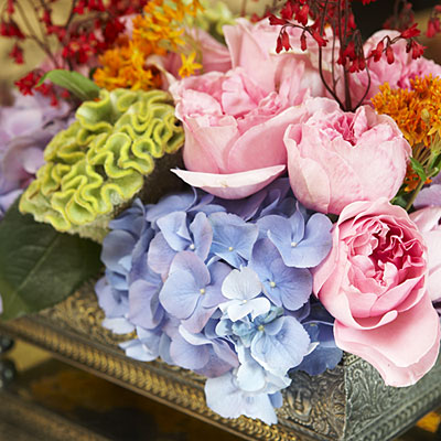 silver-box-l silver box w/flowers: photo from southern accents magazine | simple pretty