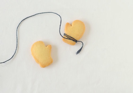 mitten-shaped cookie cutters from billet | simple pretty